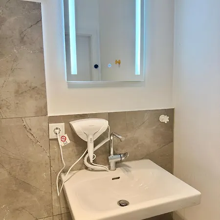 Apartman Stylish Near Vienna Wiener Neudorf