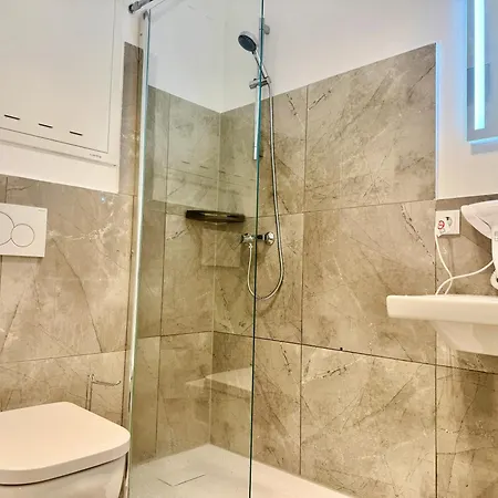 Stylish Near Vienna * Wiener Neudorf