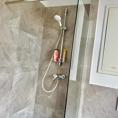 아파트 Stylish Near Vienna *