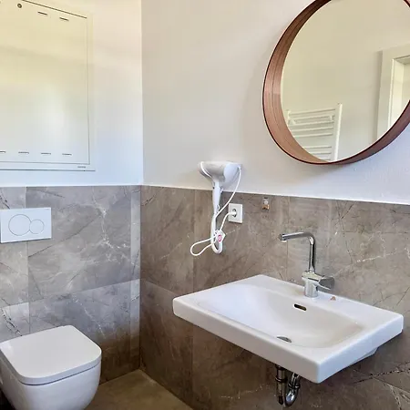 Stylish Near Vienna Apartman Wiener Neudorf